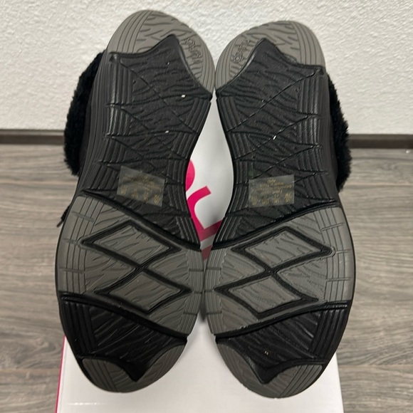 Ryka Water-Repellent Lace-Up Cozy Ankle Boots - Avid (WIDE) - Picture 4 of 6